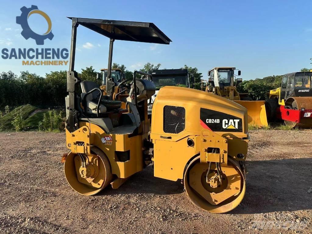 CAT CB24B Cilindri compactori dubli