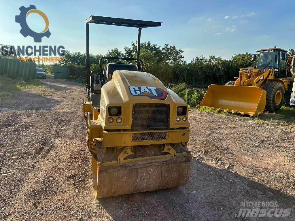 CAT CB24B Cilindri compactori dubli