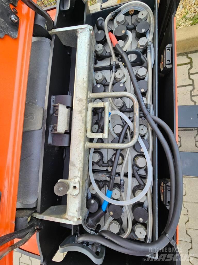 BT LPE200 Transpaleta cu platforma