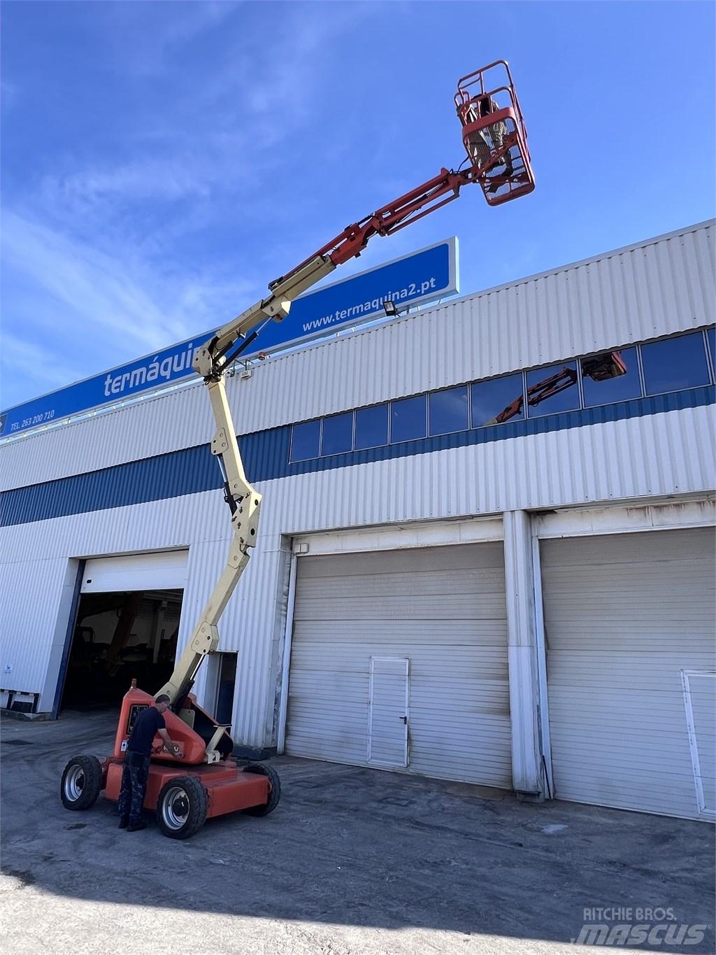 JLG E450 AJ Nacele cu brat articulat