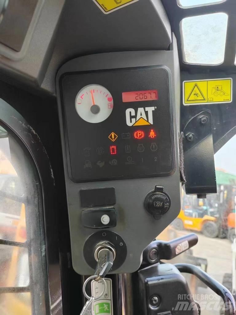 CAT 246 C Mini incarcator