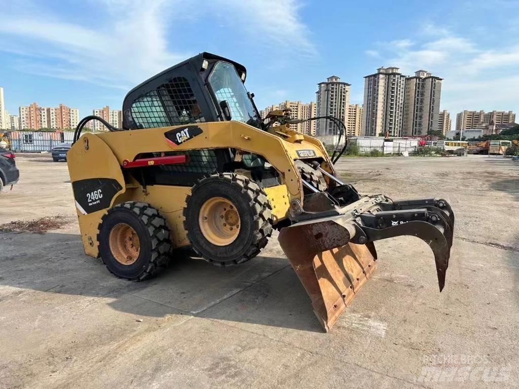CAT 246 C Mini incarcator