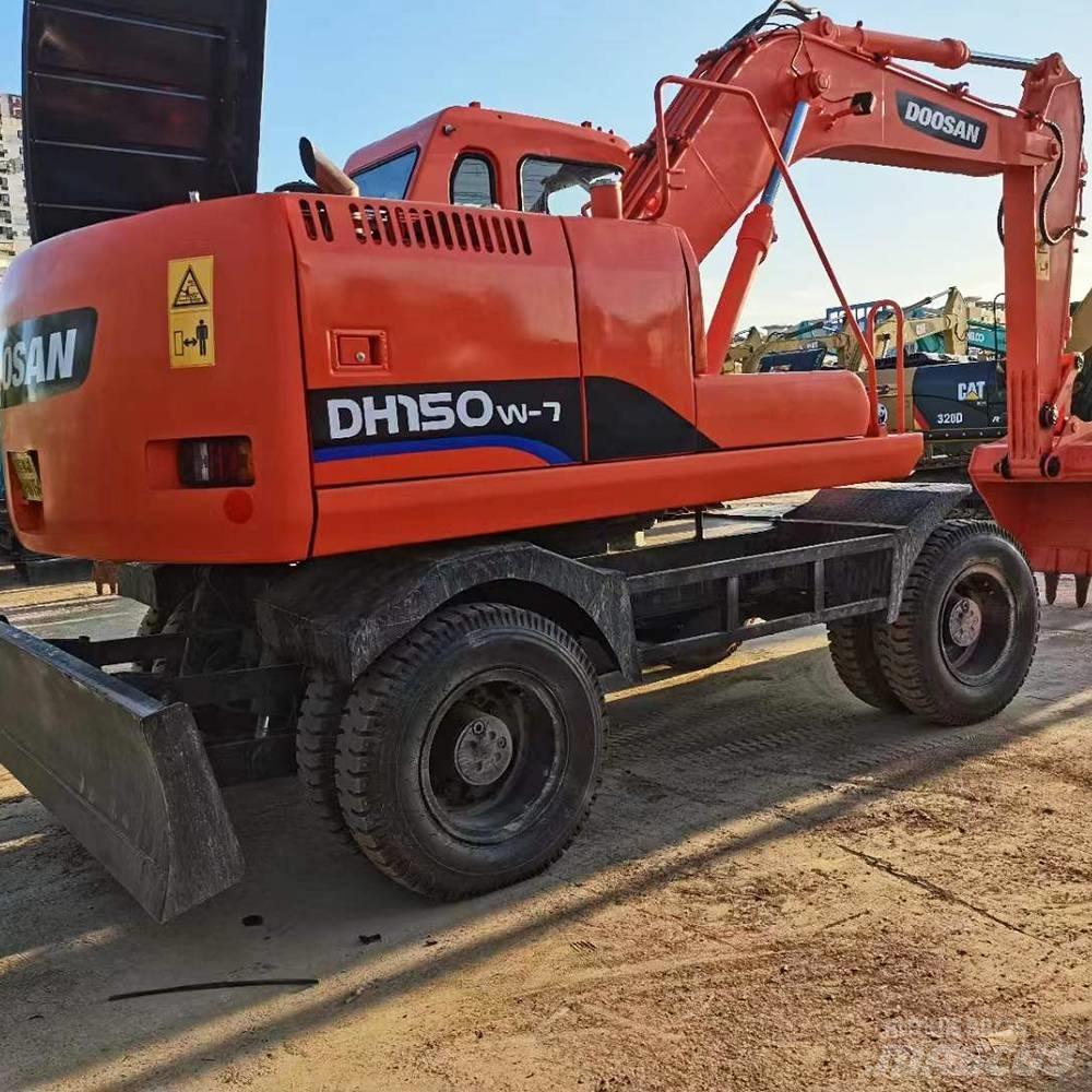 Doosan 150 W-7 Excavatoare cu roti