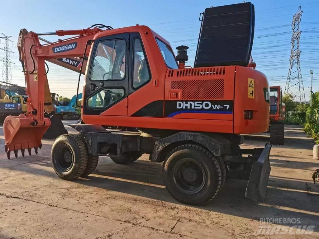 Doosan 150 W-7 Excavatoare cu roti