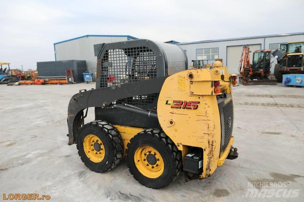 New Holland L 215 Mini incarcator