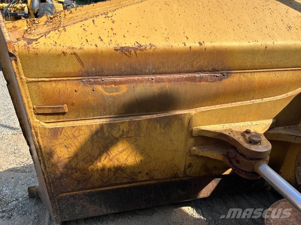 CAT D 5 N XL Buldozere pe senile