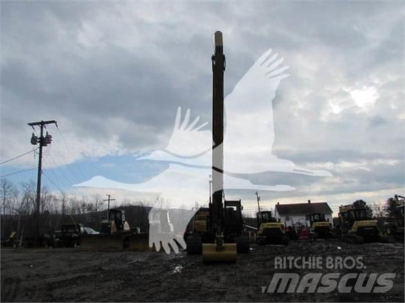 CAT 326FL Excavatoare pe șenile
