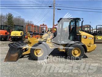 CAT 906M Incarcator pe pneuri