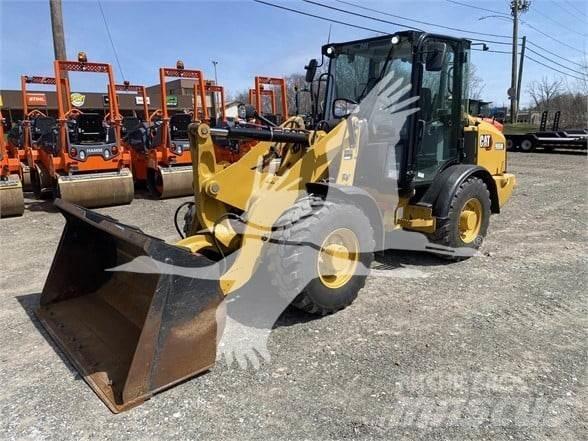 CAT 906M Incarcator pe pneuri