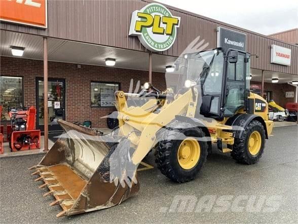 CAT 908M Incarcator pe pneuri