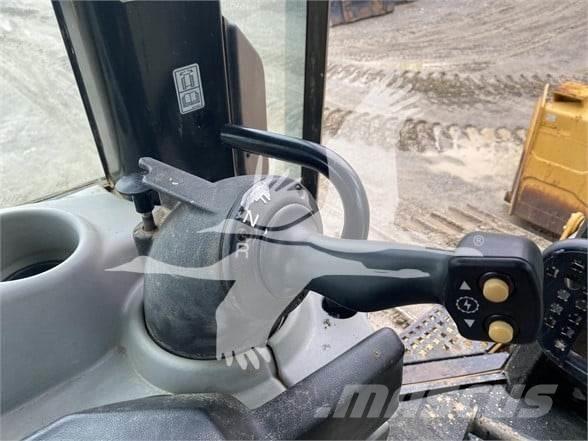 CAT D6N XL Buldozere pe senile