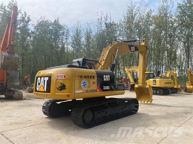 CAT 320D2 Excavatoare pe șenile
