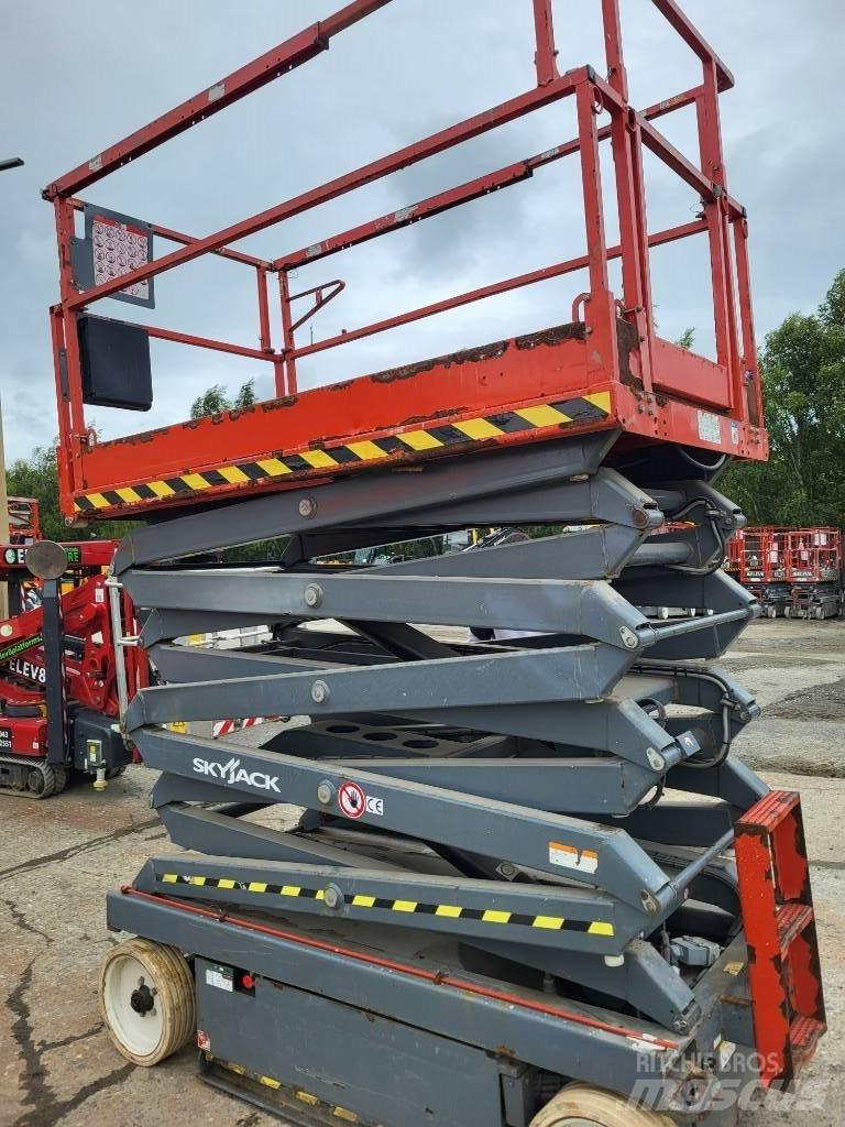 SkyJack 46/32 Platforme foarfeca