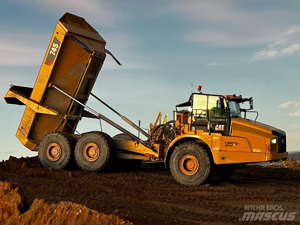 CAT 745 Transportoare articulate
