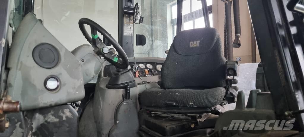 CAT 432D Buldoexcavatoare