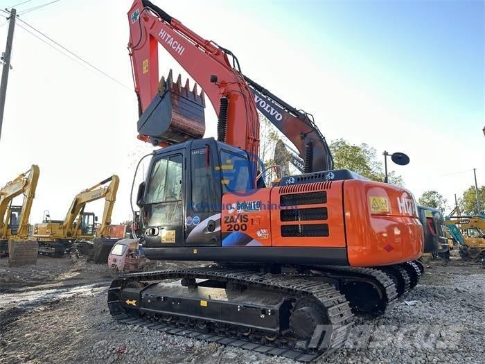 Hitachi ZX 200 Excavatoare pe șenile
