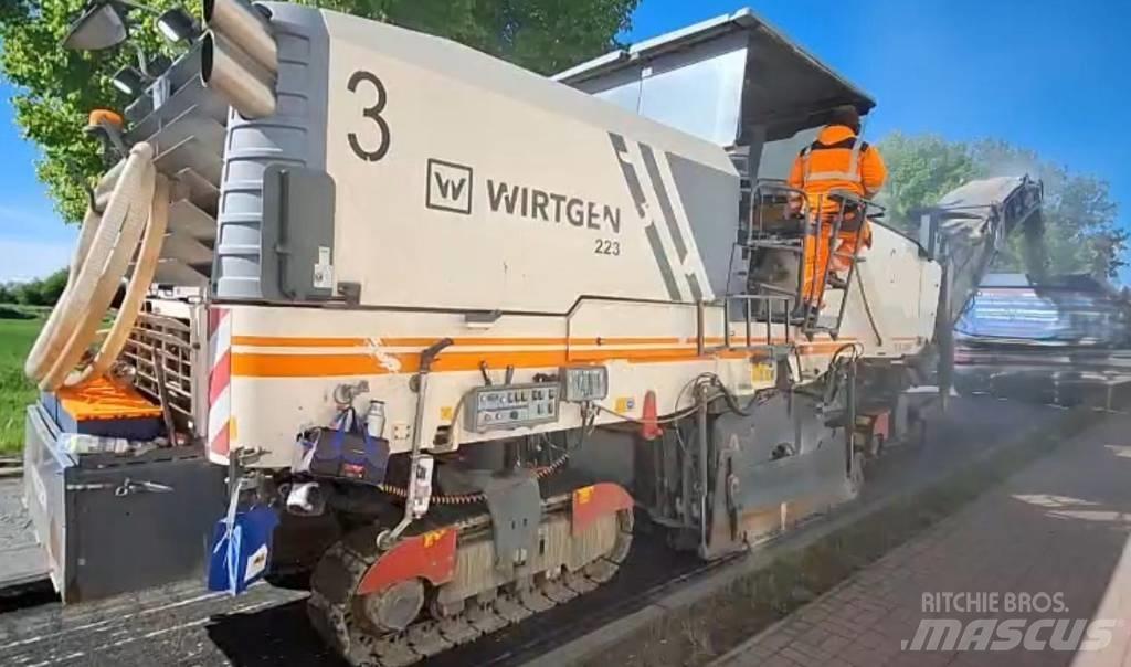 Wirtgen W 220 Utilaje asfalt cu freze reci