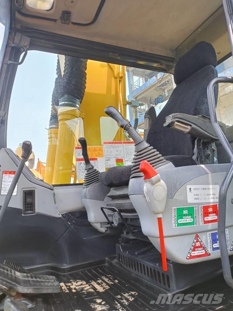 Komatsu PC130 Excavatoare pe șenile
