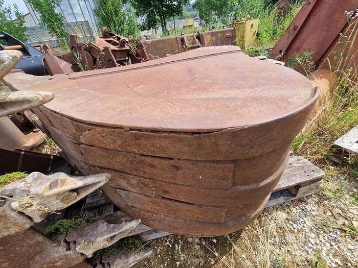CASE 688 Pistoane