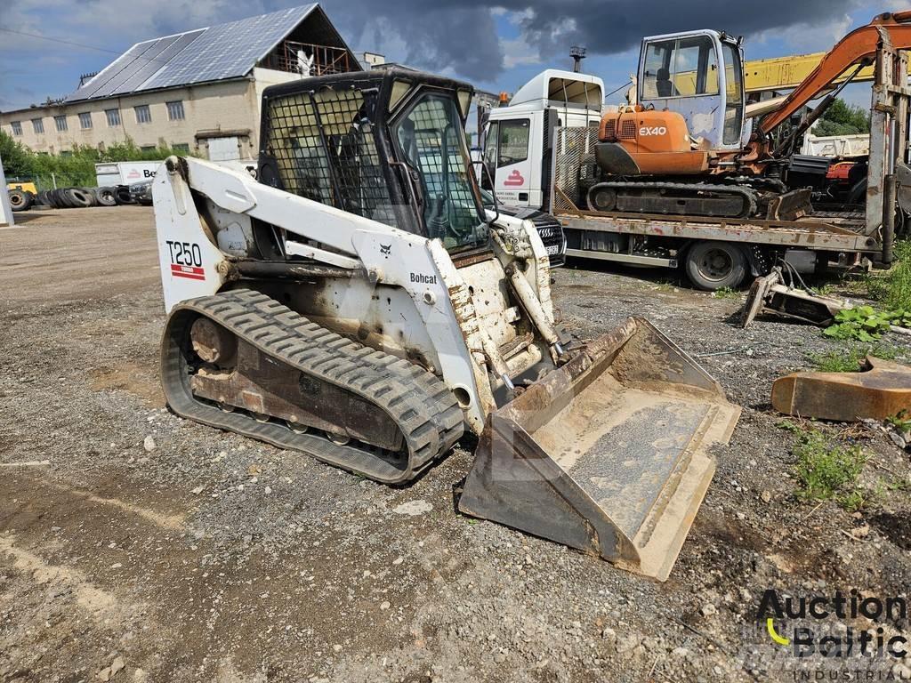 Bobcat T 250 Încarcatoare cu excavator
