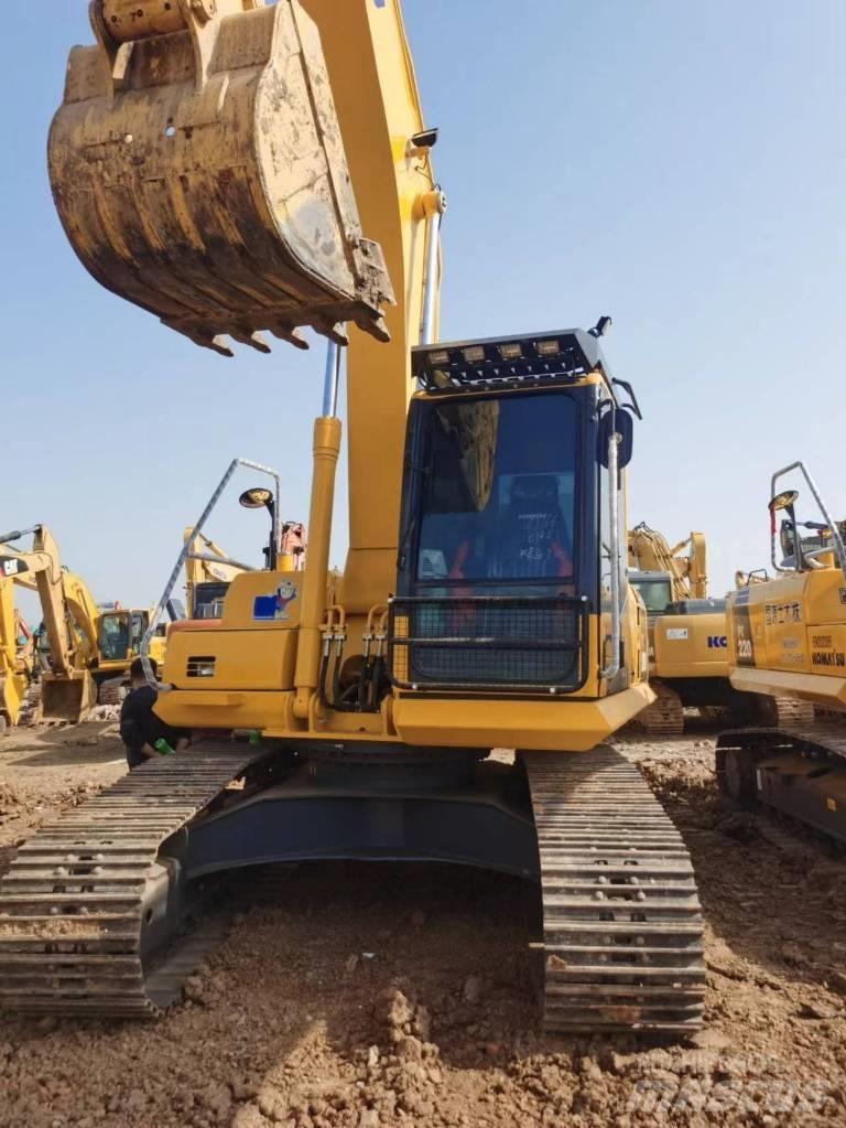 Komatsu PC 200 Excavatoare pe șenile
