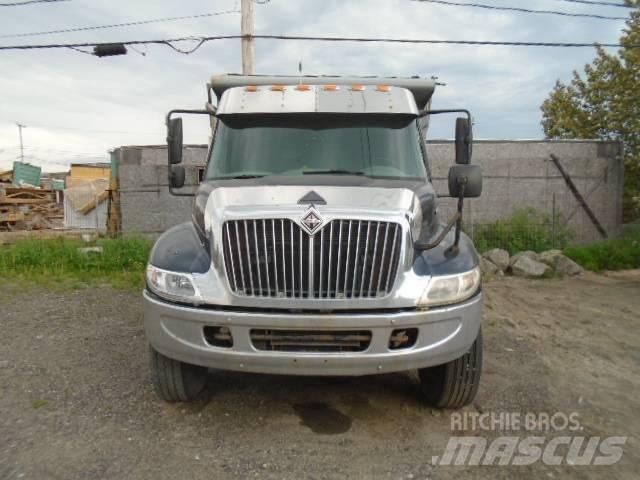 International 4300 Autobasculanta