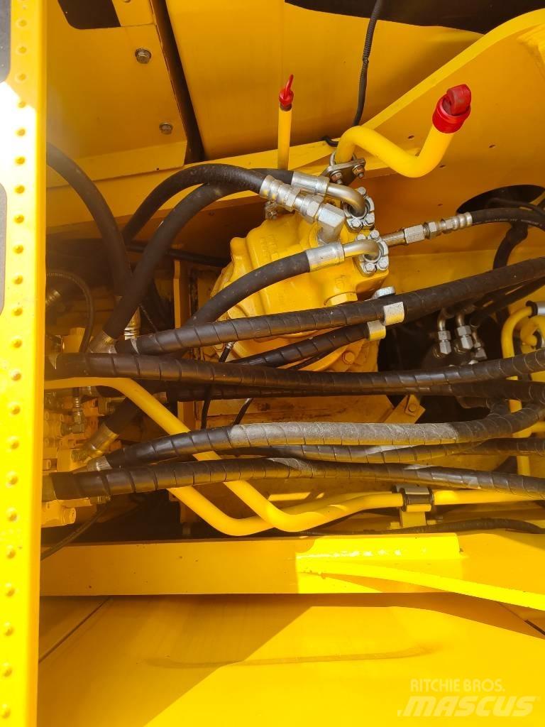 Komatsu PC 200 Excavatoare pe șenile
