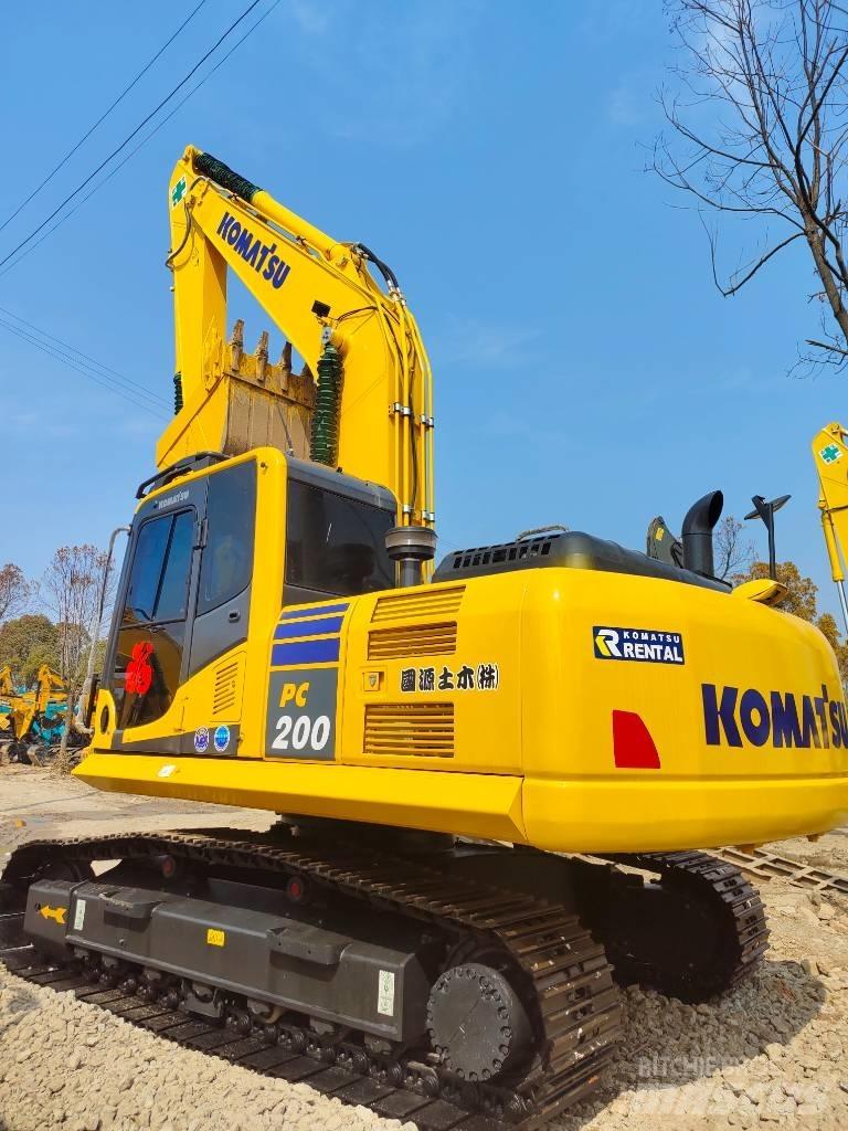 Komatsu PC 200 Excavatoare pe șenile
