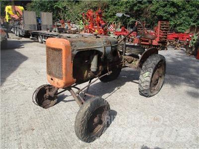 Allis-Chalmers B Tractoare