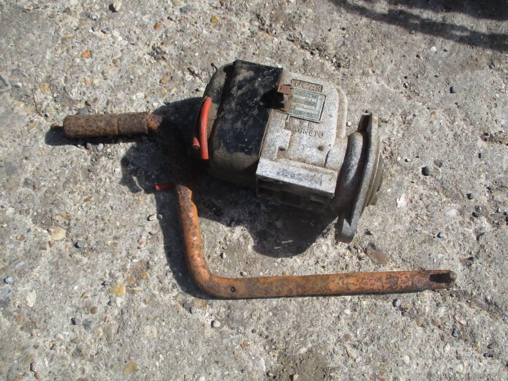 Allis-Chalmers B Tractoare