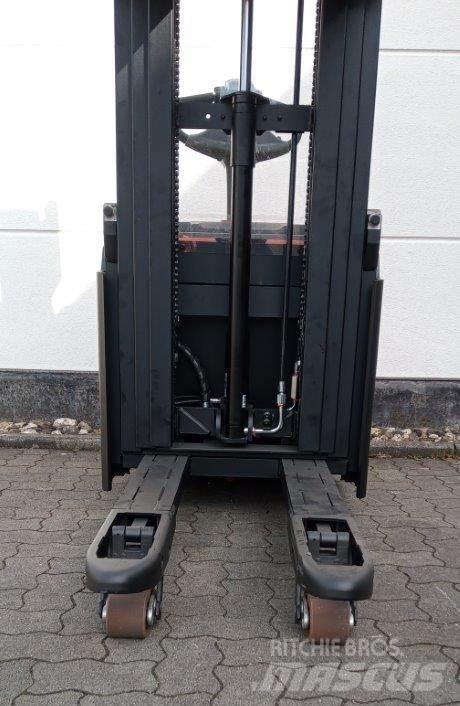 Toyota SWE120L Transpaleta manuala