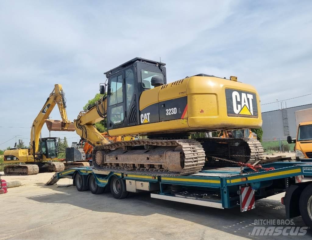 CAT 323 D L Excavatoare pe șenile
