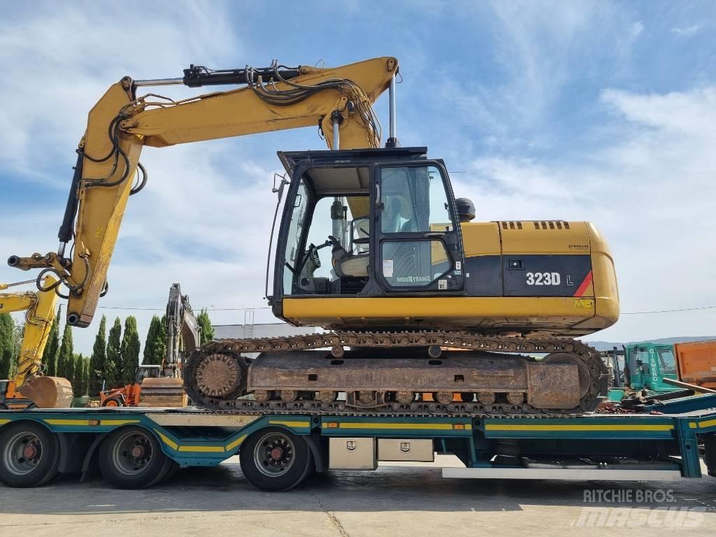 CAT 323 D L Excavatoare pe șenile
