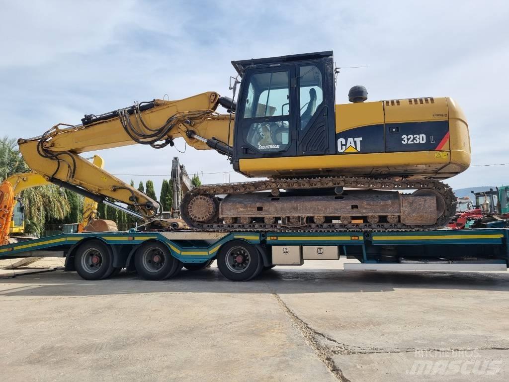 CAT 323 D L Excavatoare pe șenile

