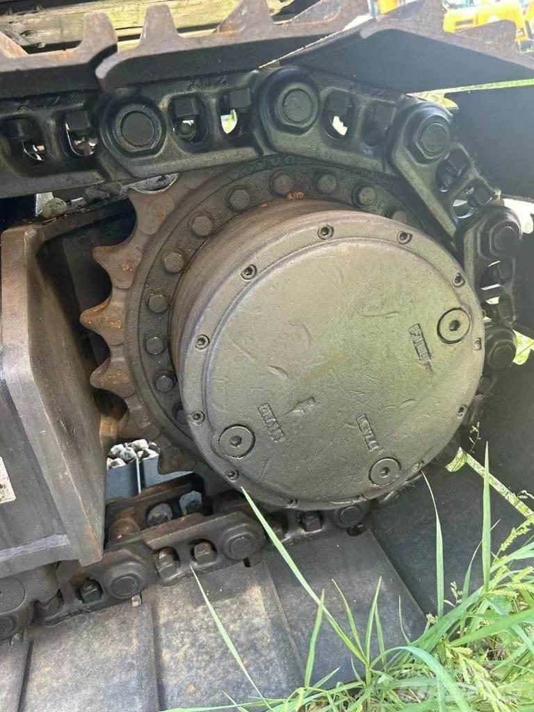 Volvo 140 Excavatoare pe șenile
