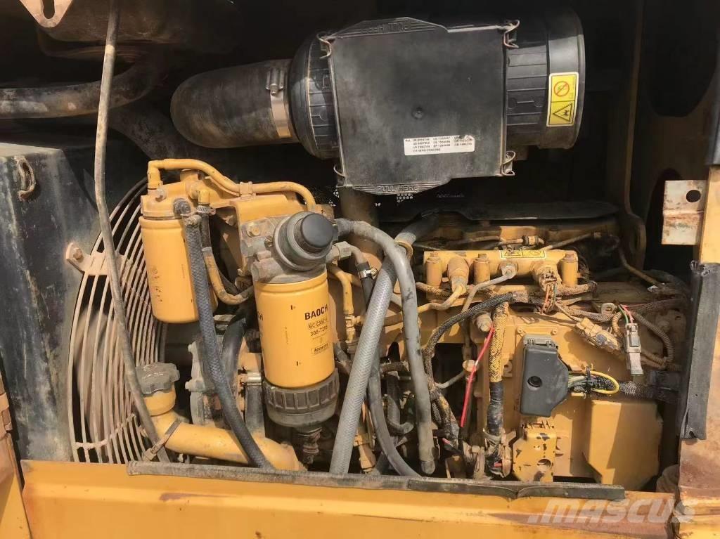 CAT D 5 K Buldozere pe senile