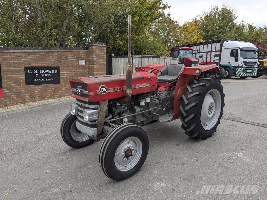 Massey Ferguson 135 Tractoare