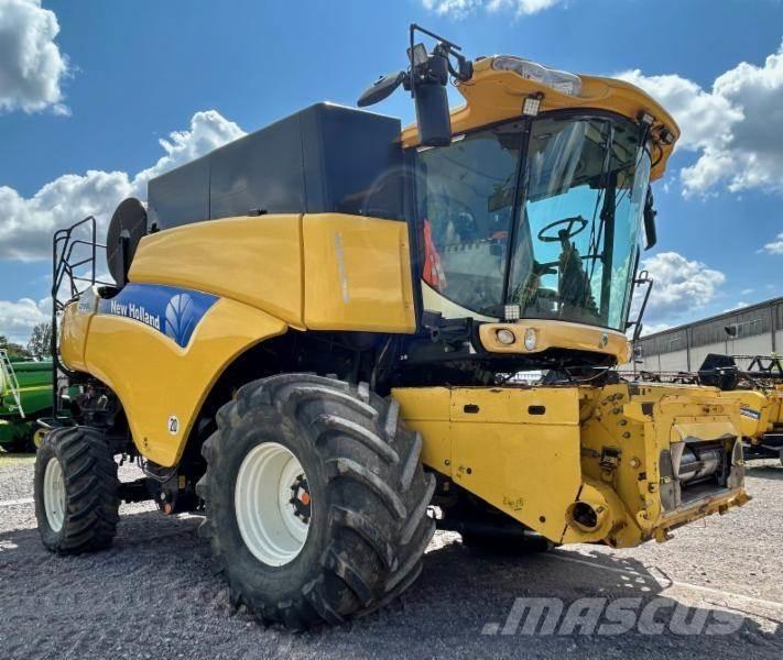 New Holland CR 980 Combine de secerat