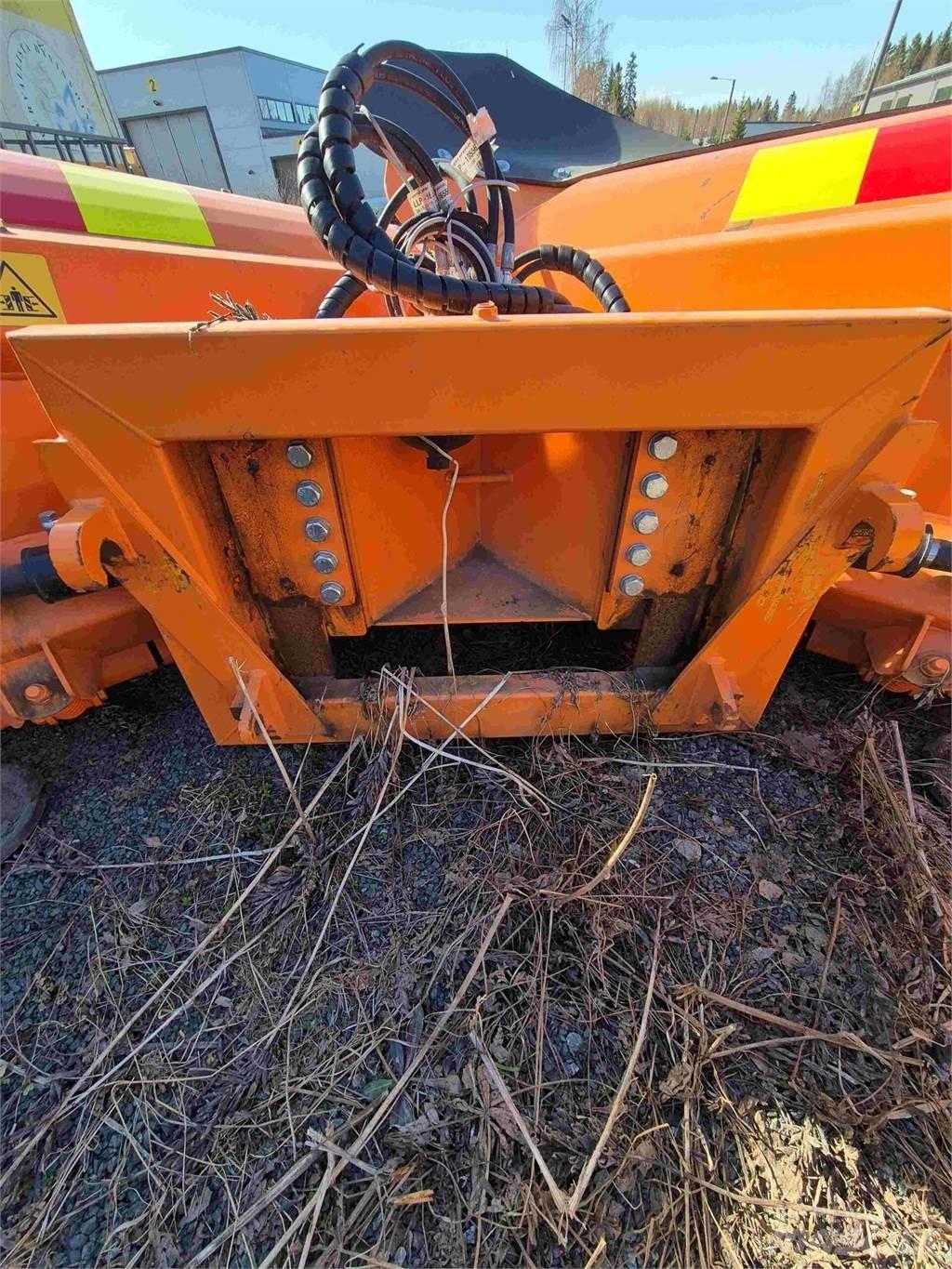 FMG nivelaura 390 Lame pentru dezapezire si pluguri