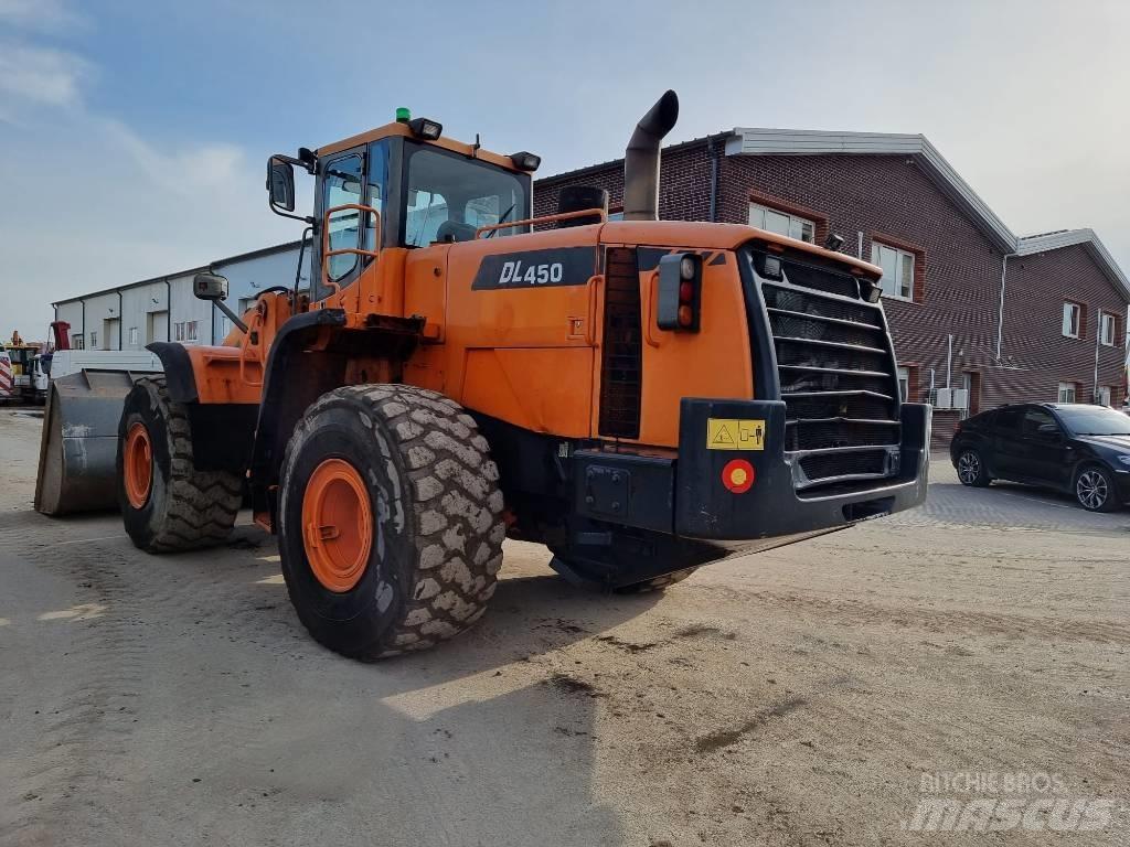 Doosan DL 450 Incarcator pe pneuri