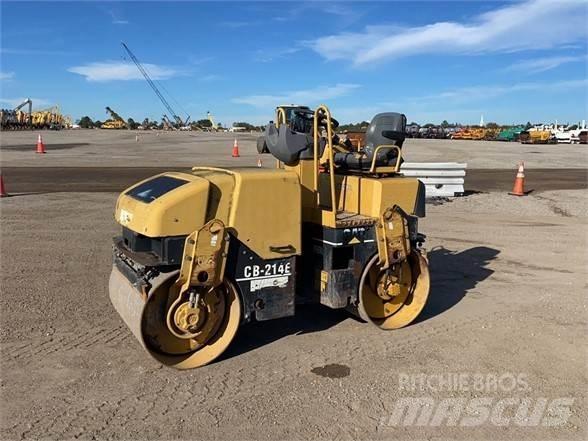 CAT CB-214E Compactoare monocilindrice