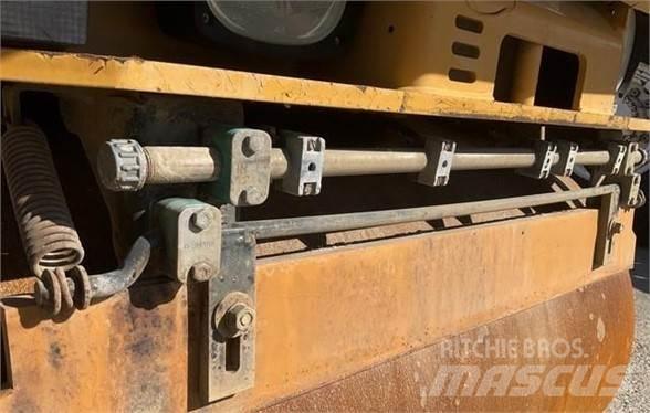 CAT CB22 Compactoare monocilindrice