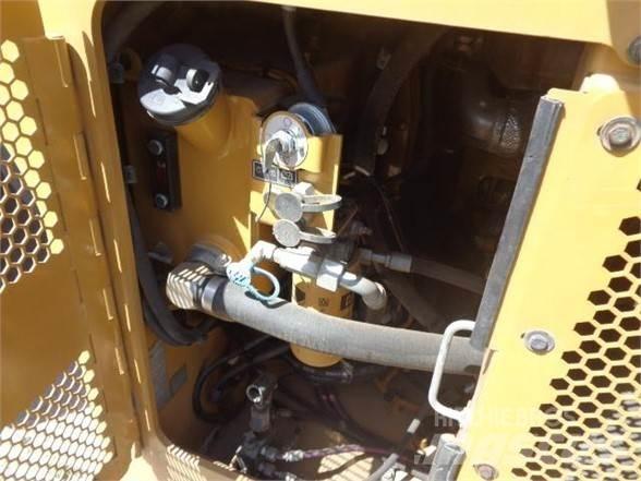 CAT CB64B Compactoare monocilindrice
