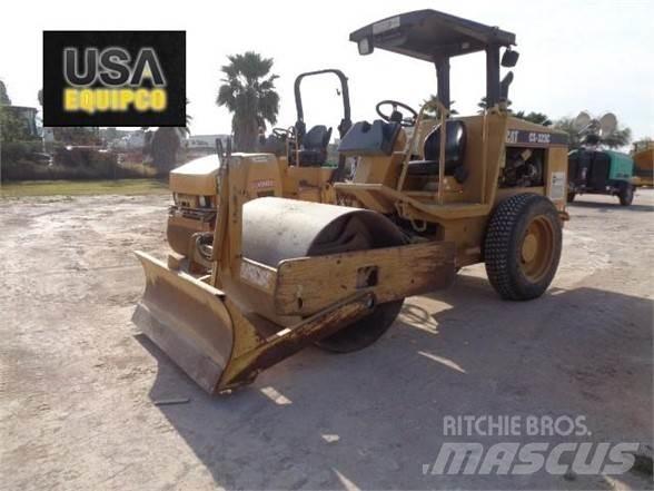 CAT CS-323C Compactoare monocilindrice