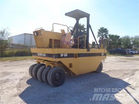 CAT PS-130 Cilindri compactori cu roti