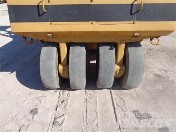 CAT PS-130 Cilindri compactori cu roti