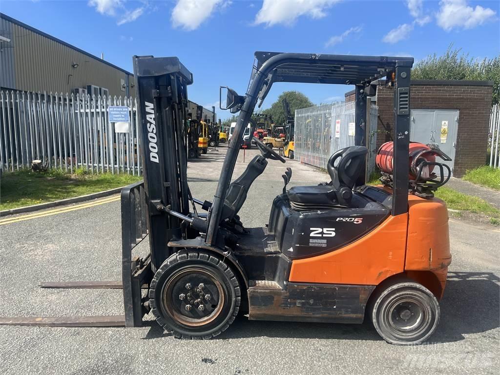 Doosan G25P-5 Stivuitor GPL