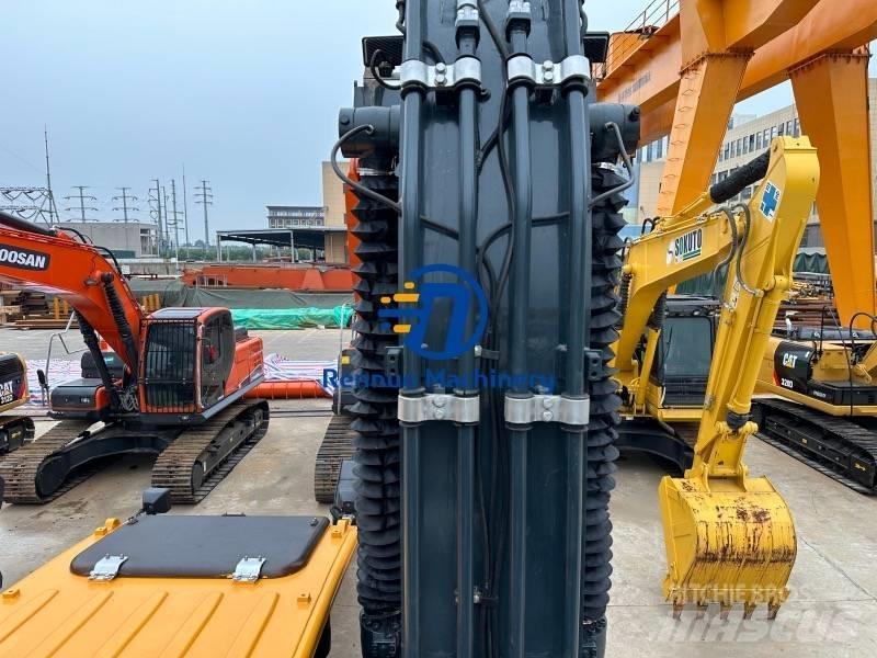 Hyundai R220LC-9S Excavatoare pe șenile
