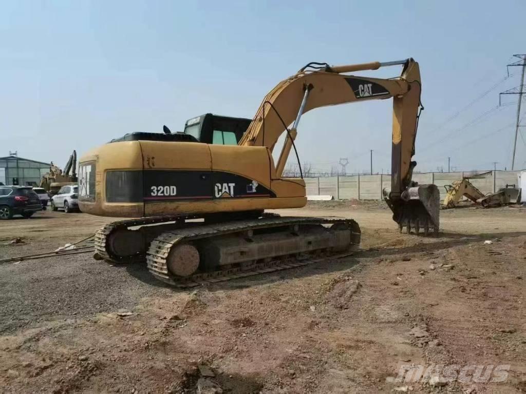CAT 320 Excavatoare pe șenile
