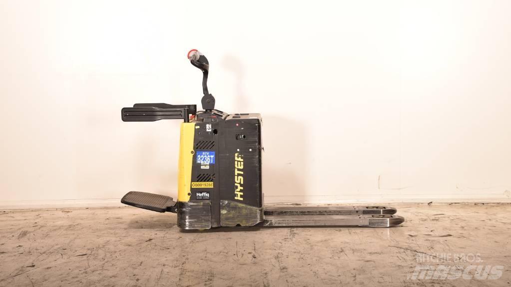 Hyster P 2.0 S Transpaleta cu platforma
